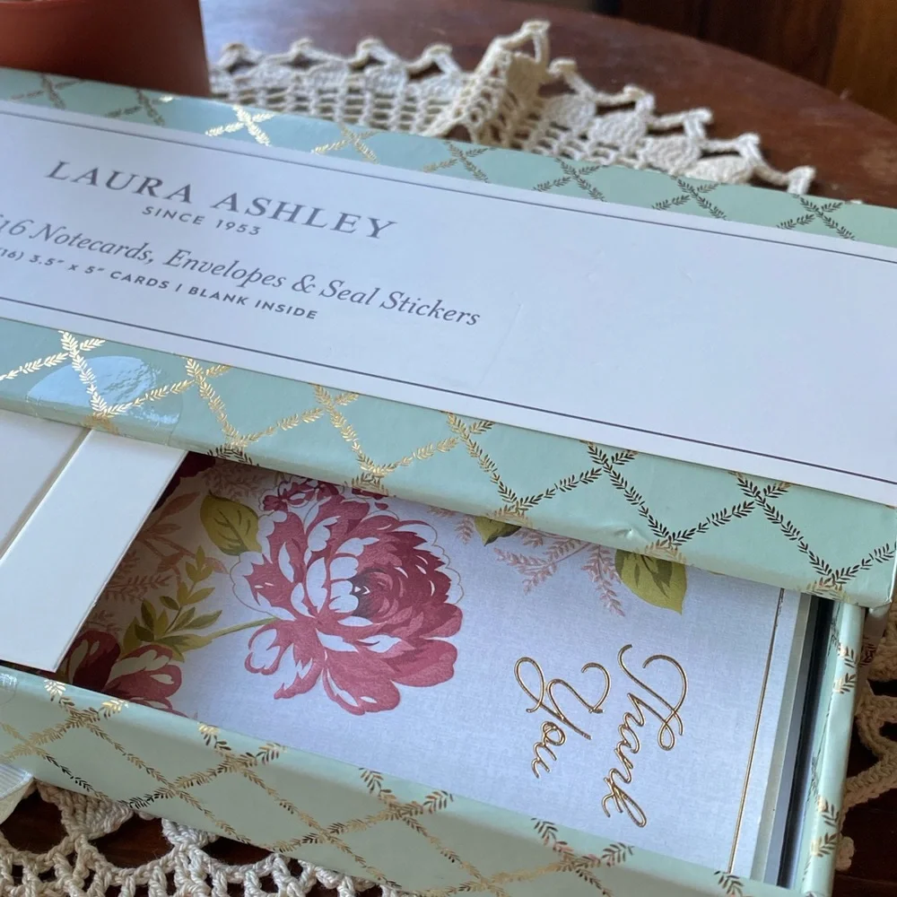 Laura Ashley Stationery Box Set in Mint and Gold Set of 13 Thank You Cards.